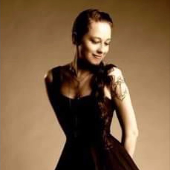 Meet your Posher, Jessica - Picture 3 of 3